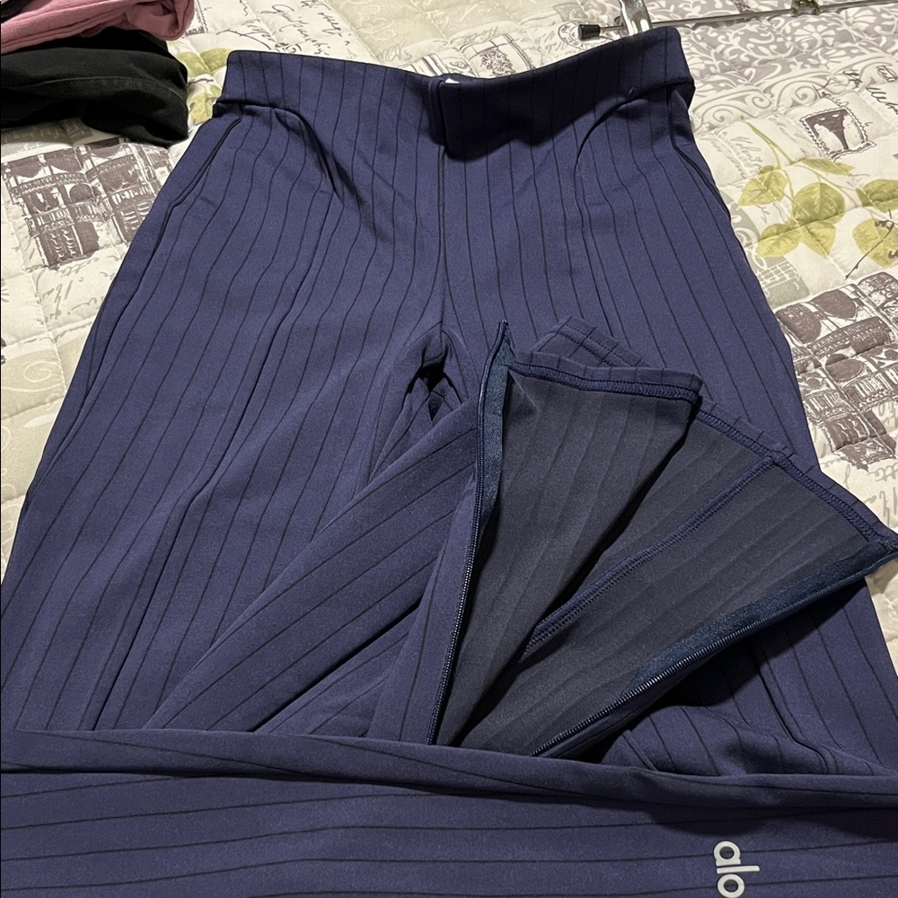 ALO Yoga Deep Blue Ribbed Leggings